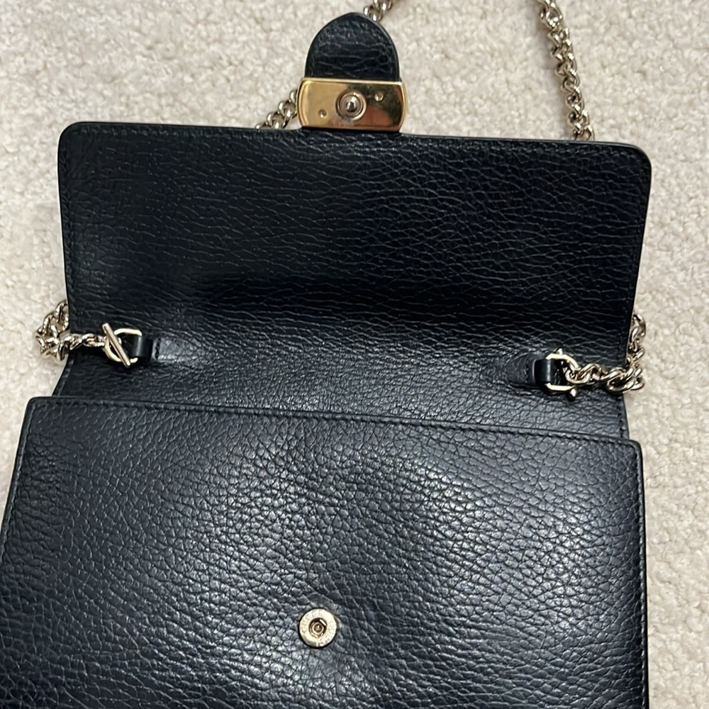 GUCCI
Black Dollar Calfskin Interlocking G Chain Wallet - Picture 4 of 4